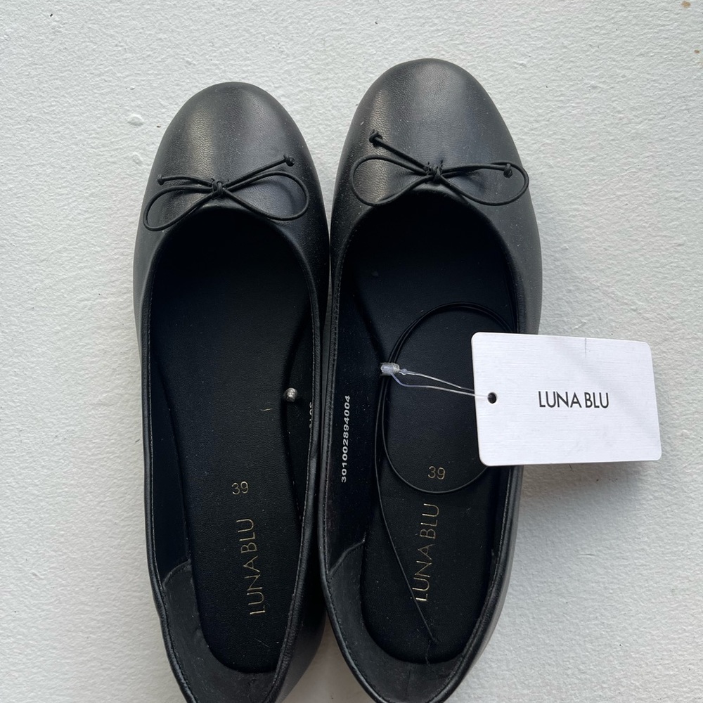 Women's Black Ballet Flats